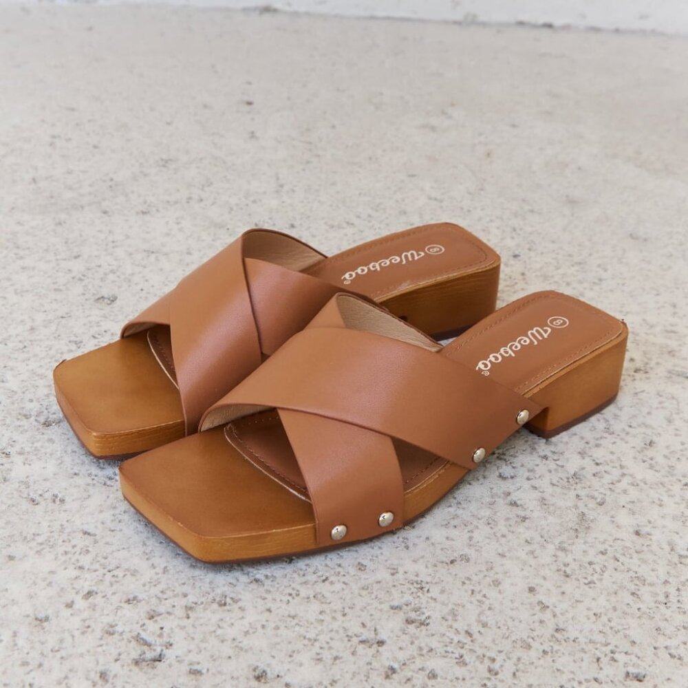 NWT Weeboo Step Into Summer Criss Cross Wooden Clog Mule in Brown